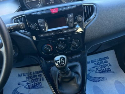 Lancia Ypsilon 1.0 FireFly 5 porte S&S Hybrid Gold Plus (14)