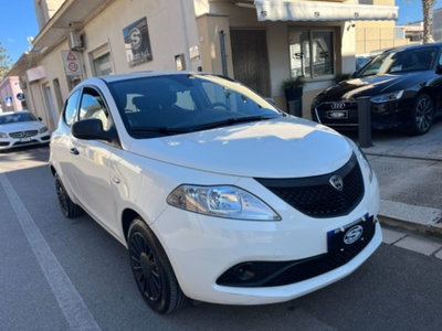 Lancia Ypsilon 1.0 FireFly 5 porte S&S Hybrid Gold Plus (2)