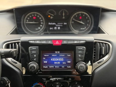 Lancia Ypsilon 1.2 69 CV 5 porte Gold (17)
