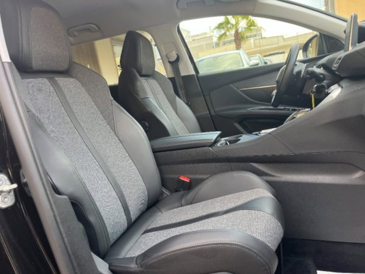 Peugeot 5008 BlueHDi 130 S&S EAT8 Allure (11)
