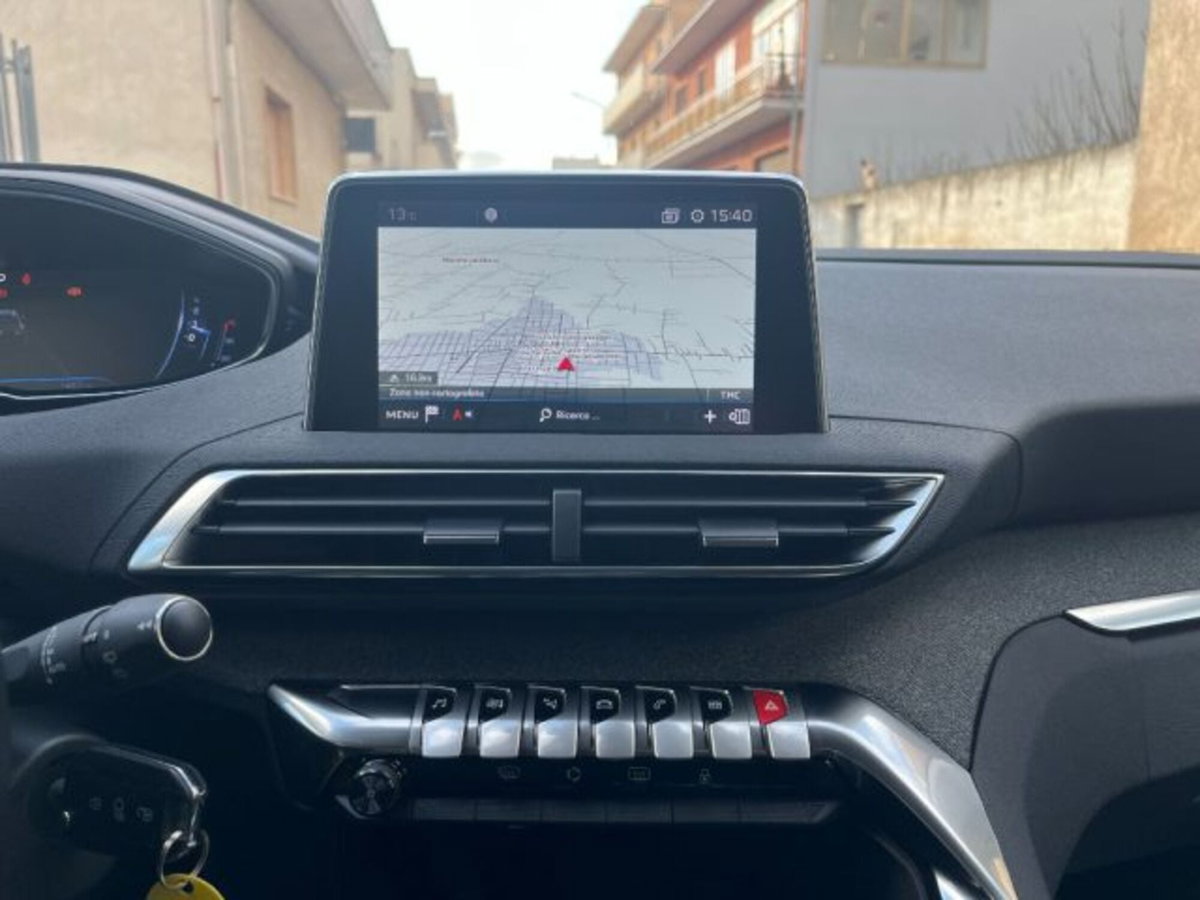 Peugeot 5008 BlueHDi 130 S&S EAT8 Allure (14)