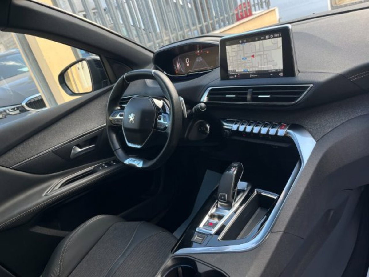 Peugeot 3008 BlueHDi 130 S&S EAT8 GT Line (11)