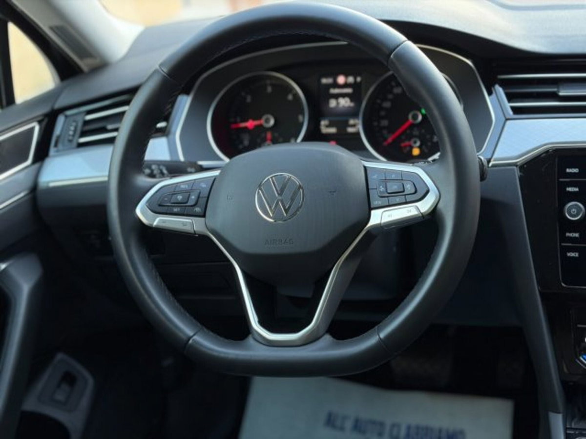Volkswagen Passat Variant 2.0 TDI DSG Business BlueMotion Tech (14)