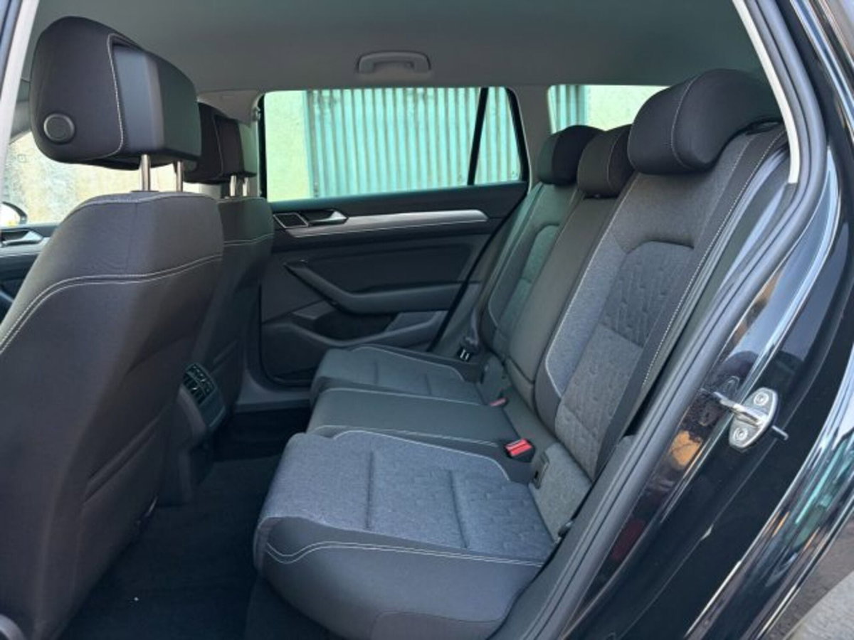 Volkswagen Passat Variant 2.0 TDI DSG Business BlueMotion Tech (16)