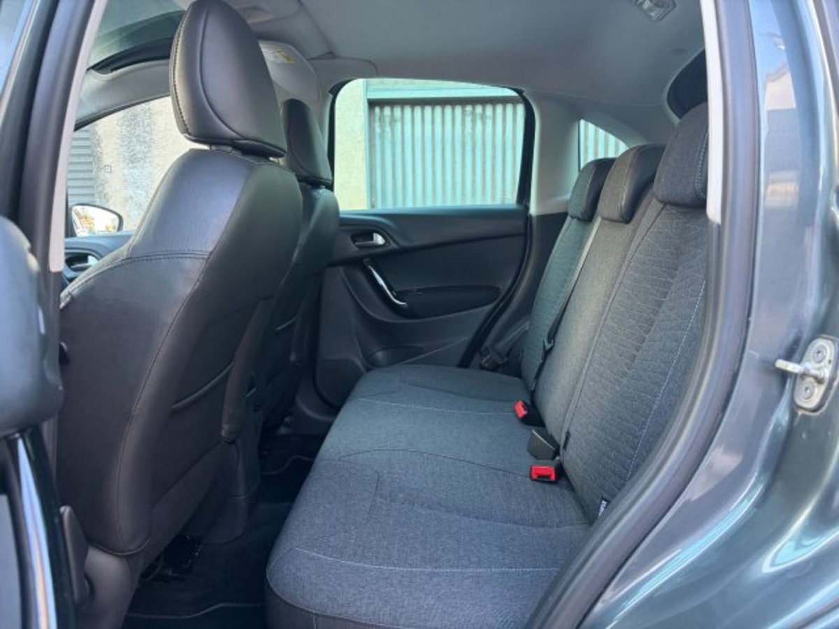 Citroen C3 1.2 VTi 82 Exclusive (11)