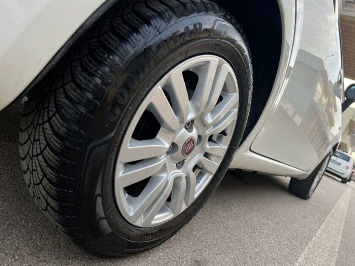 Fiat Punto 1.3 MJT II S&S 95 CV 5 porte Lounge (5)
