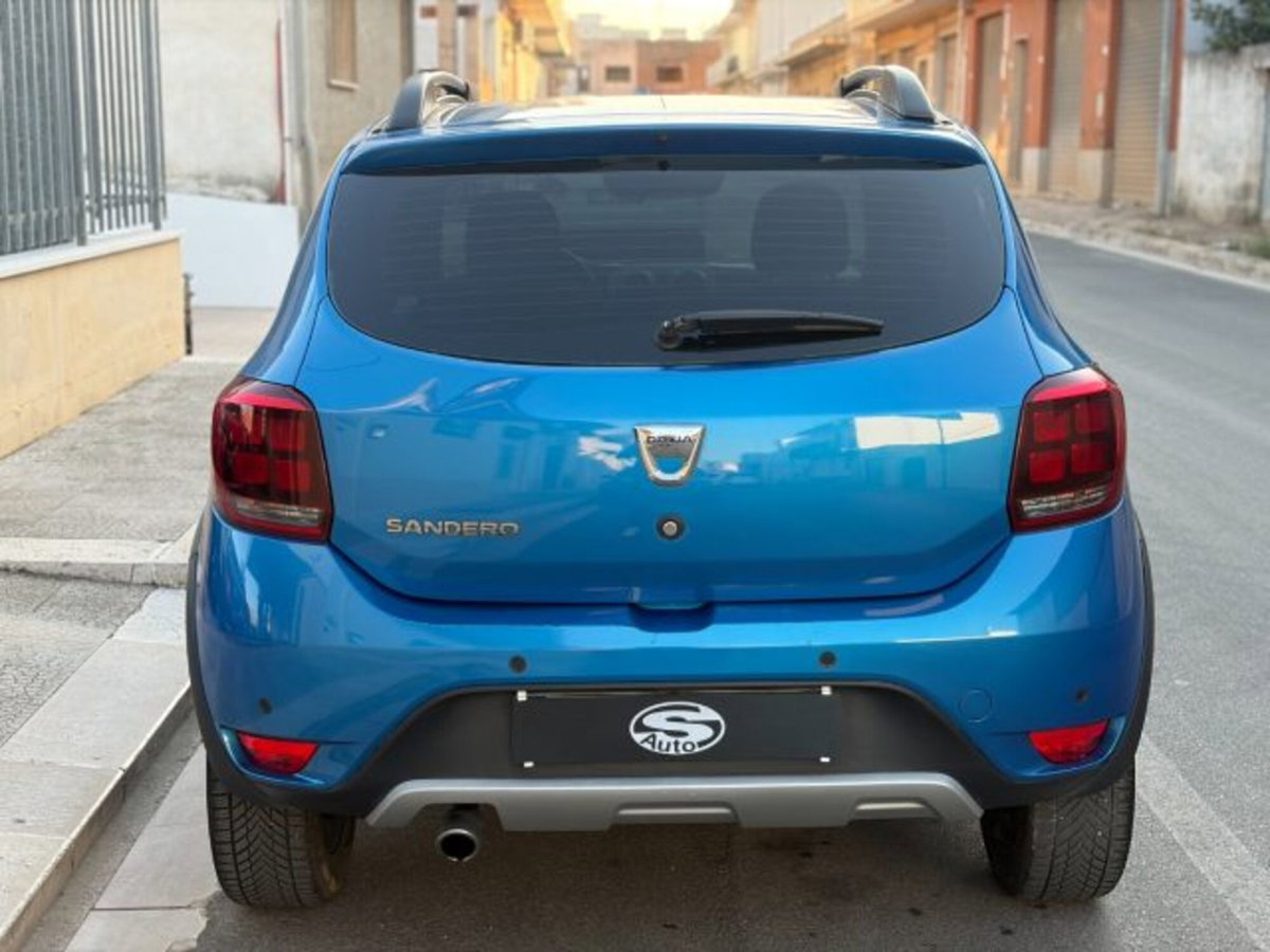 Dacia Sandero Stepway 0.9 TCe Turbo GPL 90 CV S&S Techroad (4)