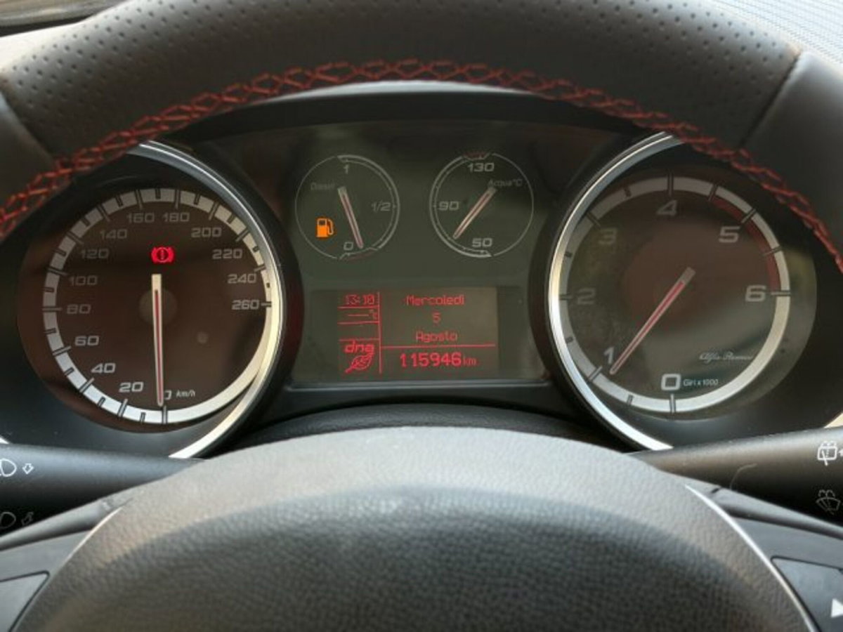 Alfa Romeo Giulietta 1.6 JTDm-2 Giulietta (20)