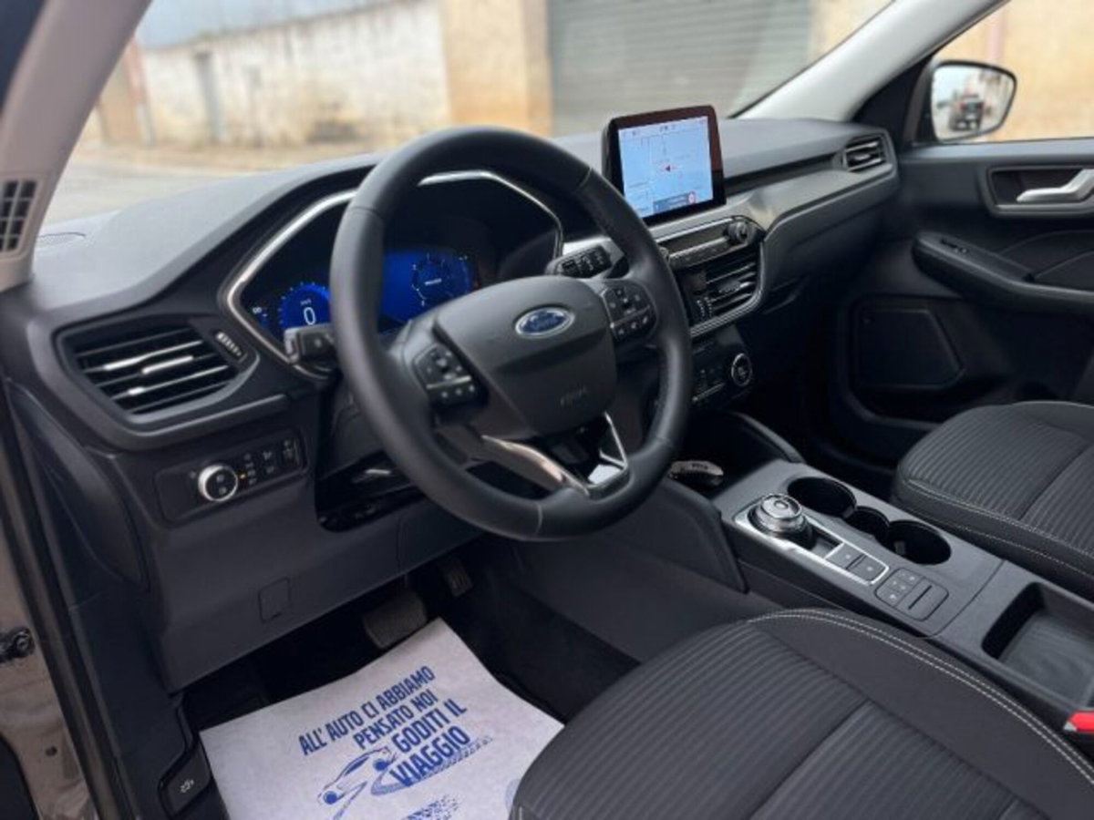 Ford Kuga 1.5 EcoBlue 120 CV aut. 2WD Titanium (19)