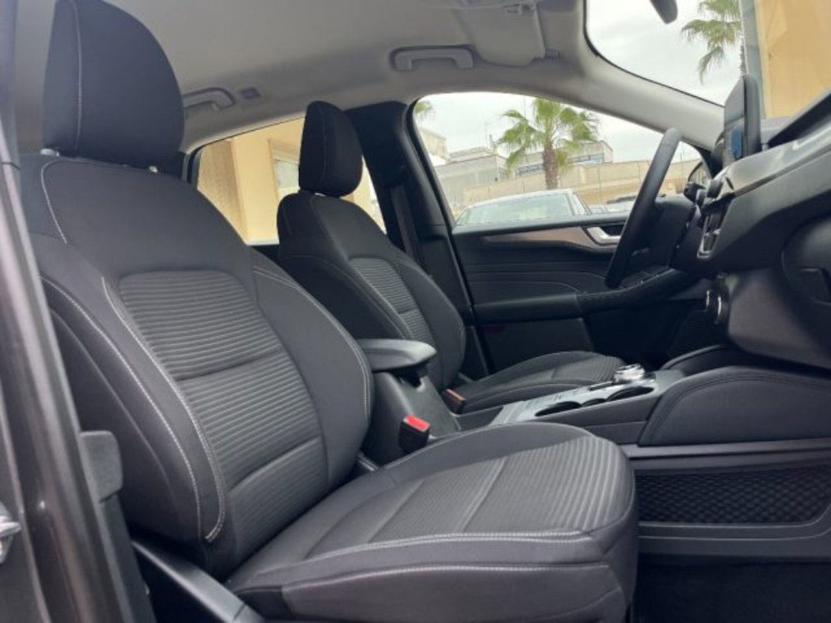Ford Kuga 1.5 EcoBlue 120 CV aut. 2WD Titanium (9)