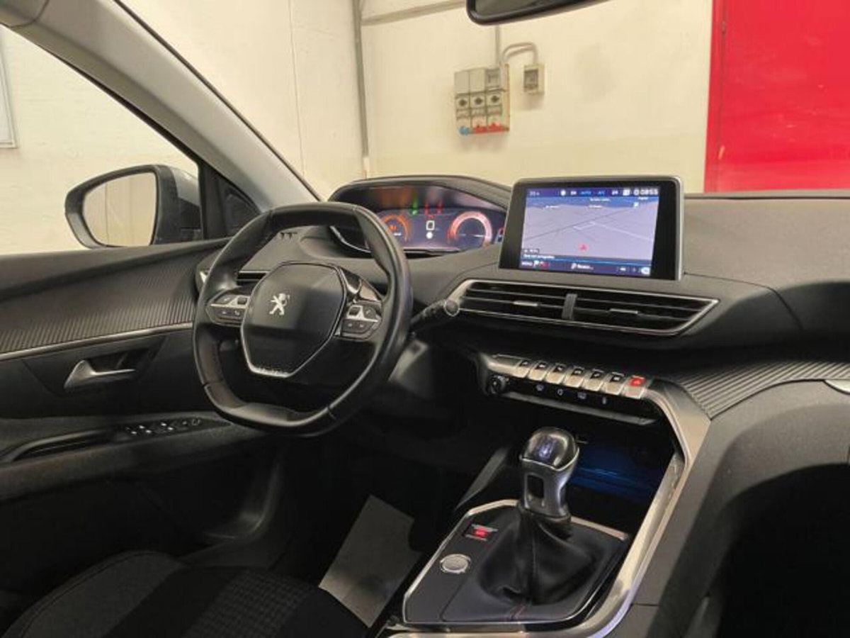 Peugeot 5008 BlueHDi 120 S&S Active (19)