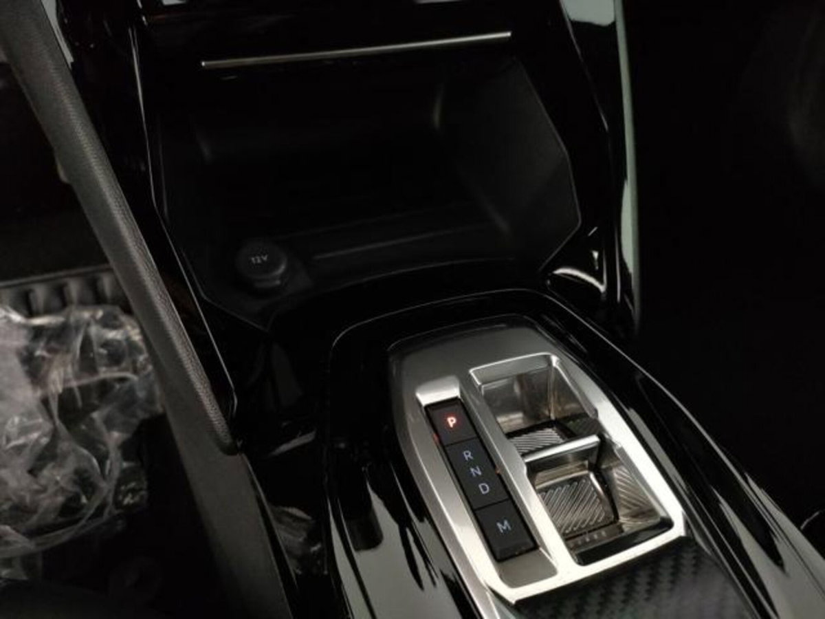 Peugeot 2008 1.2 hybrid Allure 145cv e-dcs6 (15)