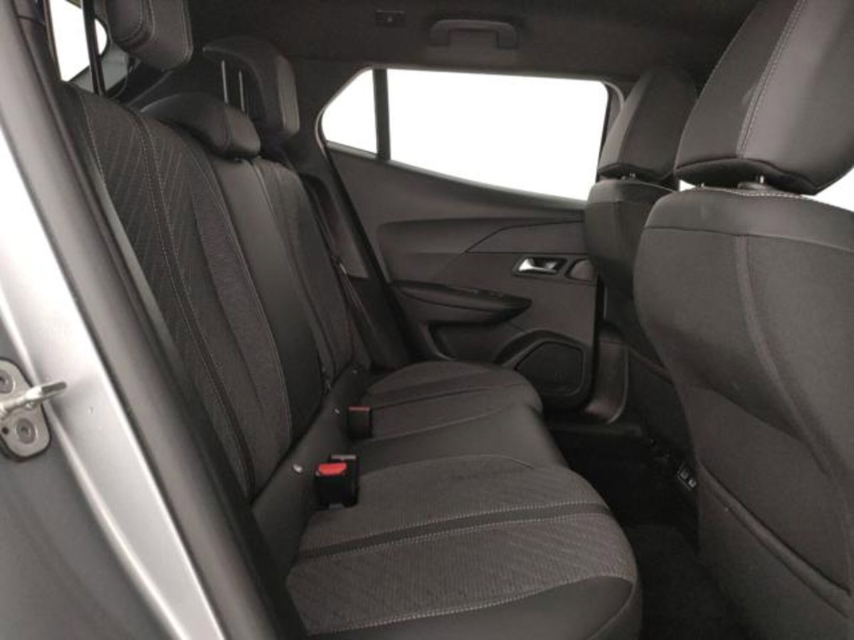 Peugeot 2008 1.2 hybrid Allure 145cv e-dcs6 (19)
