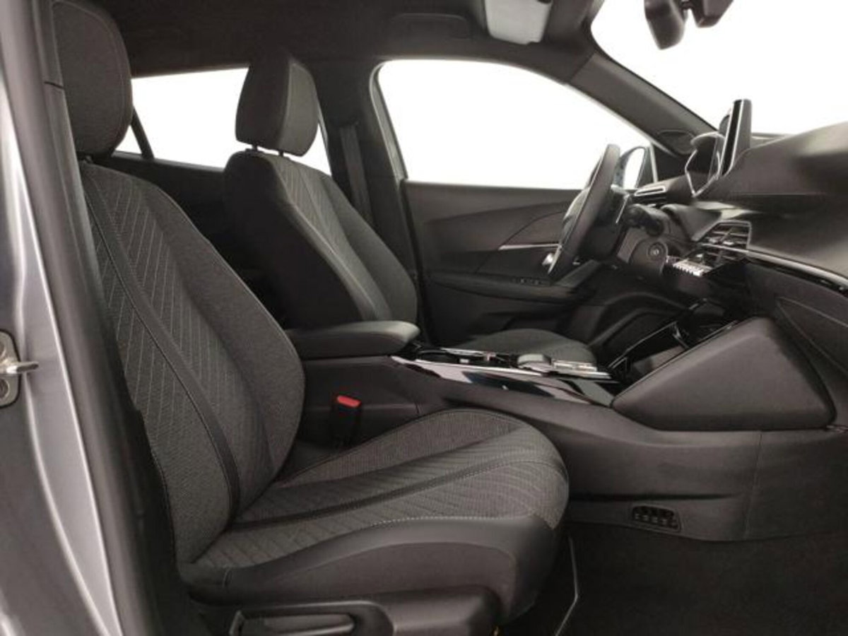 Peugeot 2008 1.2 hybrid Allure 145cv e-dcs6 (6)