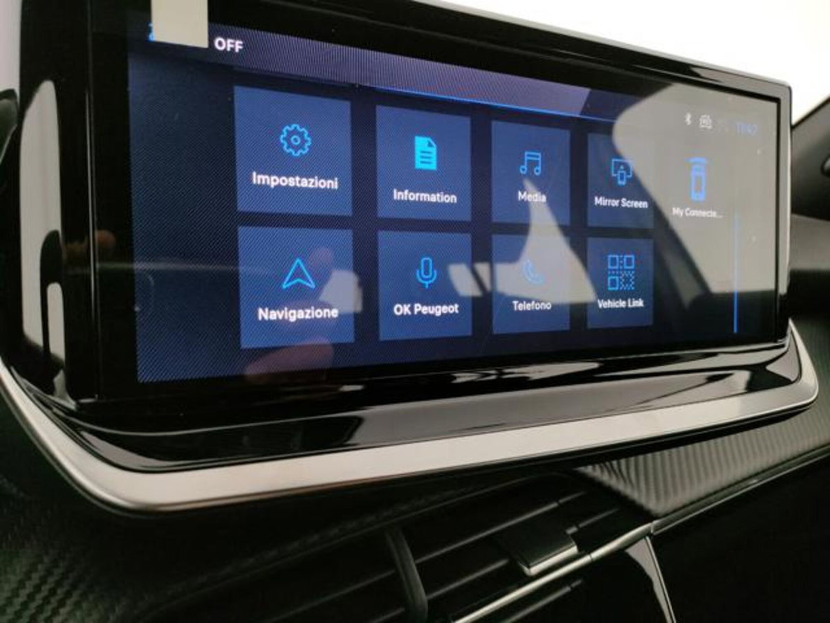 Peugeot 2008 1.2 hybrid Style 145cv e-dcs6 (12)