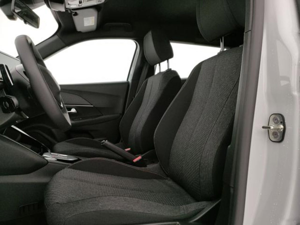 Peugeot 2008 1.2 hybrid Style 145cv e-dcs6 (5)