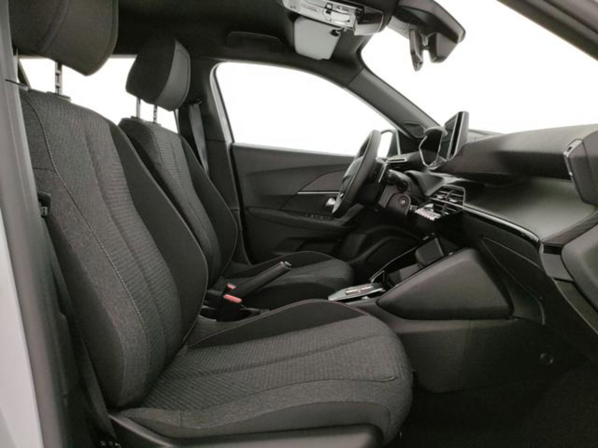 Peugeot 2008 1.2 hybrid Style 145cv e-dcs6 (6)