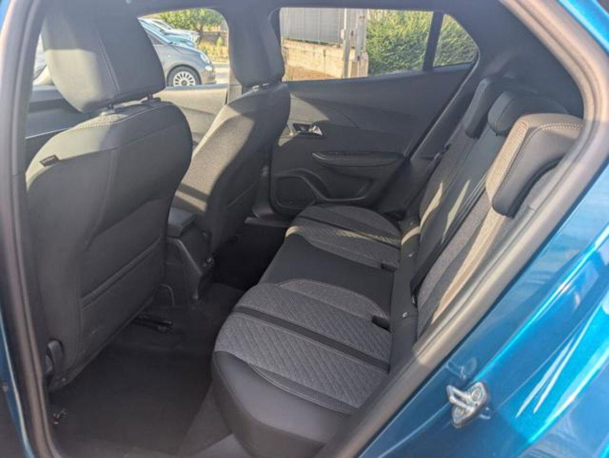 Peugeot 2008 PureTech 100 S&S Allure (12)