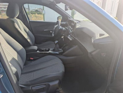 Peugeot 2008 PureTech 100 S&S Allure (5)