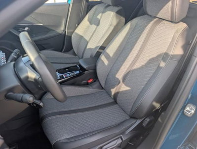 Peugeot 2008 PureTech 100 S&S Allure (8)