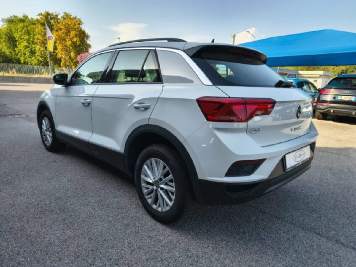 Volkswagen T-Roc 1.0 TSI Life (7)