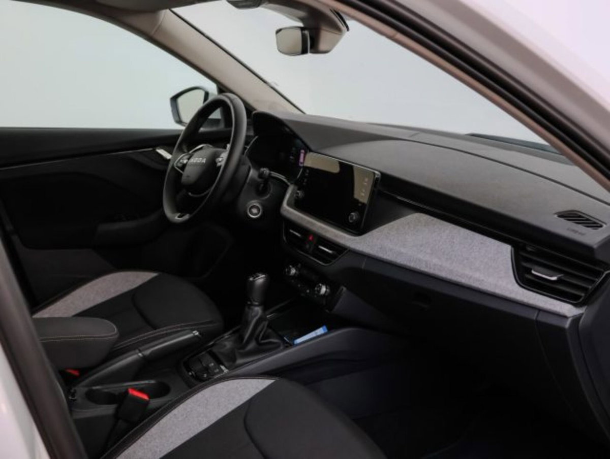 Skoda Kamiq 1.0 tsi Selection 115cv (10)