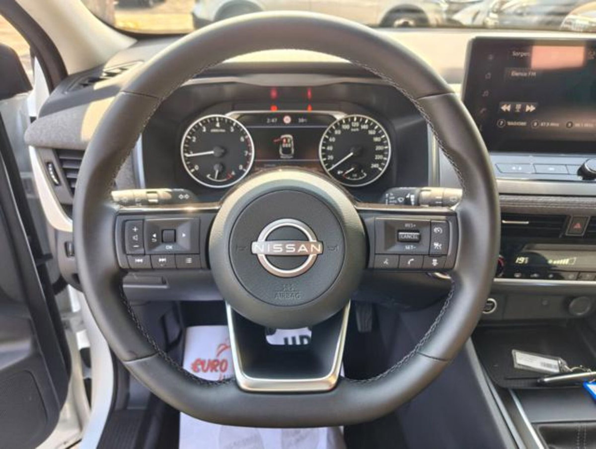 Nissan Qashqai 1.3 mhev Acenta 2wd 140cv (7)