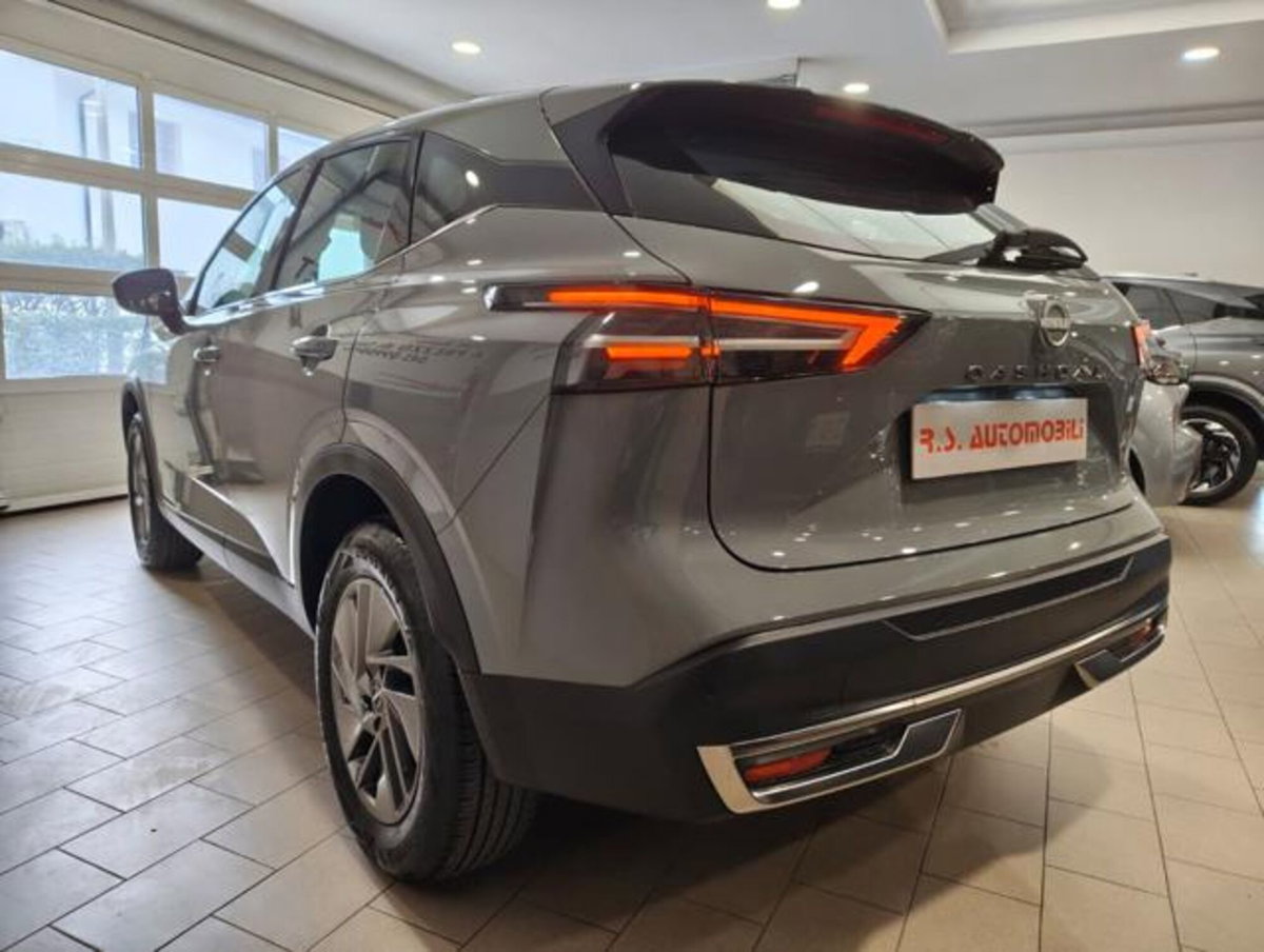 Nissan Qashqai 1.3 mhev Acenta 2wd 140cv (4)