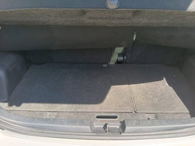 Toyota Yaris 1.3 5 porte Sol (11)