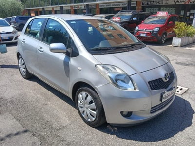 Toyota Yaris 1.3 5 porte Sol (6)