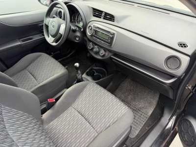 Toyota Yaris 1.0 5 porte Lounge (6)