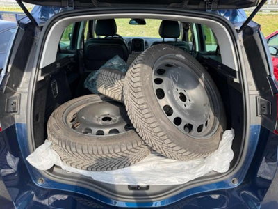 Renault Scenic E-Tech Electric XMod dCi 110 CV Start&Stop Energy Bose (9)