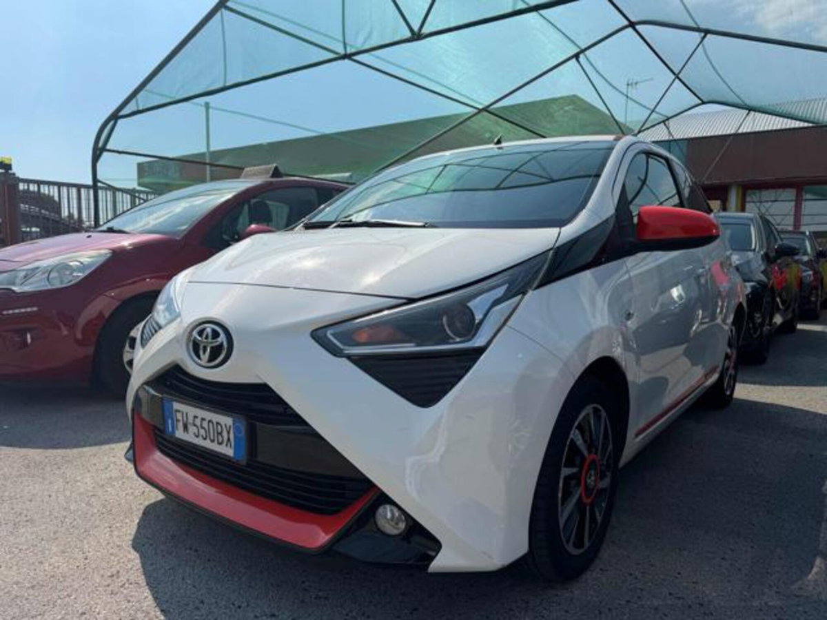 Toyota Aygo 1.0 VVT-i 72 CV 5 porte x-wave orange