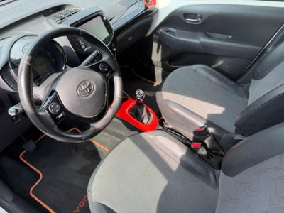 Toyota Aygo 1.0 VVT-i 72 CV 5 porte x-wave orange (5)