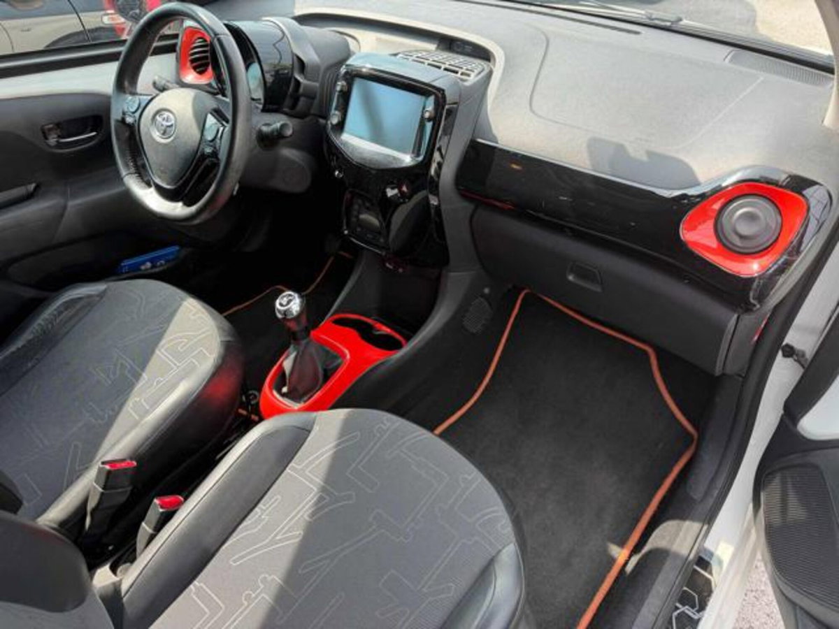 Toyota Aygo 1.0 VVT-i 72 CV 5 porte x-wave orange (6)