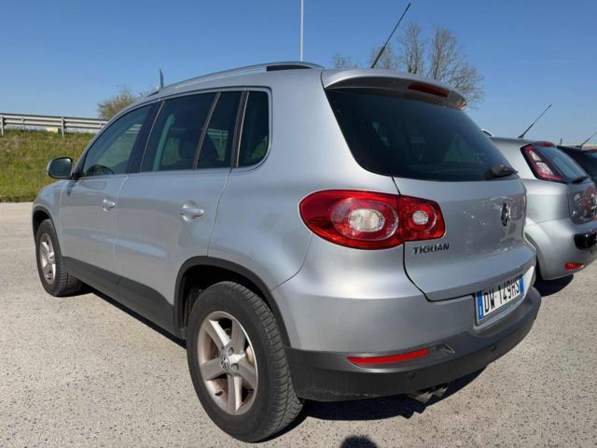 Volkswagen Tiguan 2.0 16V TDI DPF Trend & Fun (18°) (4)