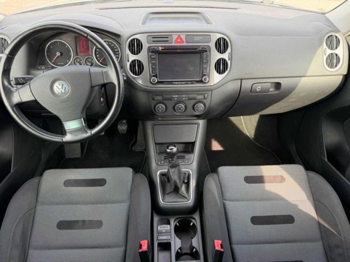 Volkswagen Tiguan 2.0 16V TDI DPF Trend & Fun (18°) (7)