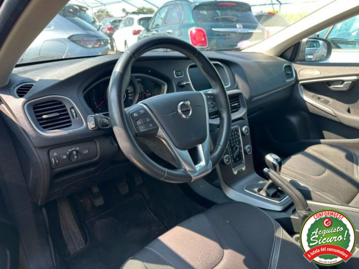 Volvo V40 T2 Business Plus (4)