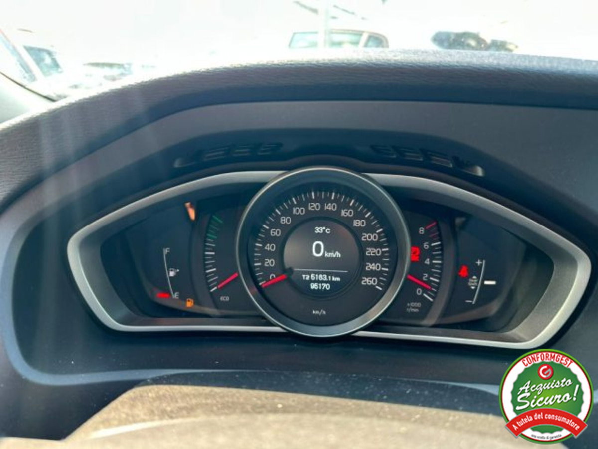 Volvo V40 T2 Business Plus (7)