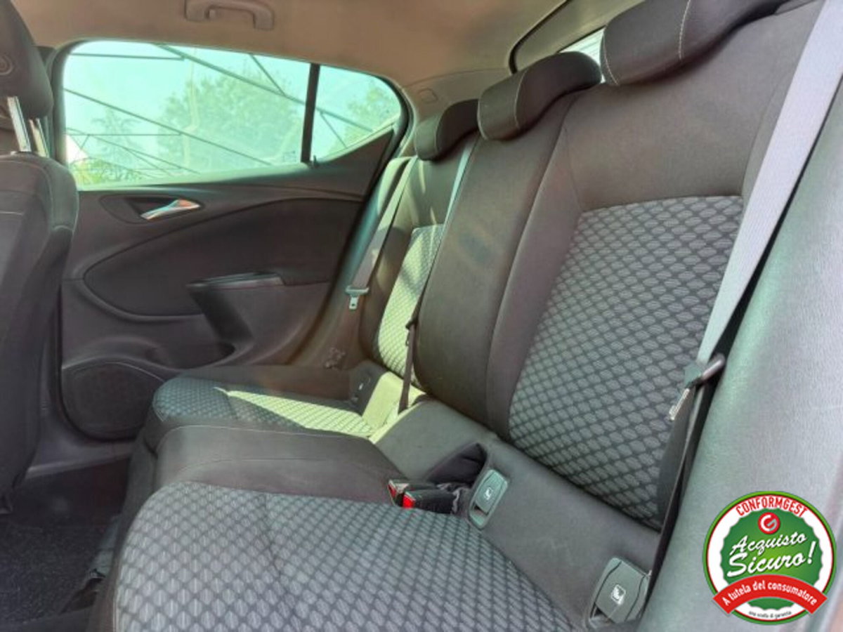 Opel Astra 1.6 CDTi 5 porte (4)