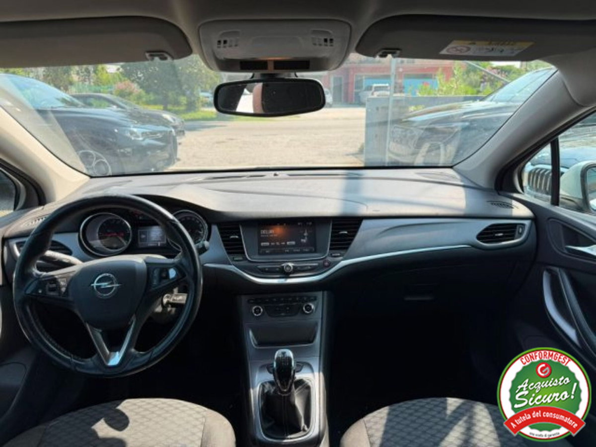 Opel Astra 1.6 CDTi 5 porte (9)