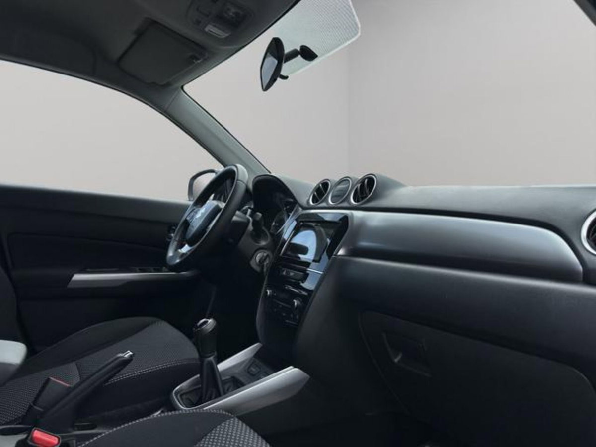 Suzuki Vitara 1.0 Boosterjet Cool (17)