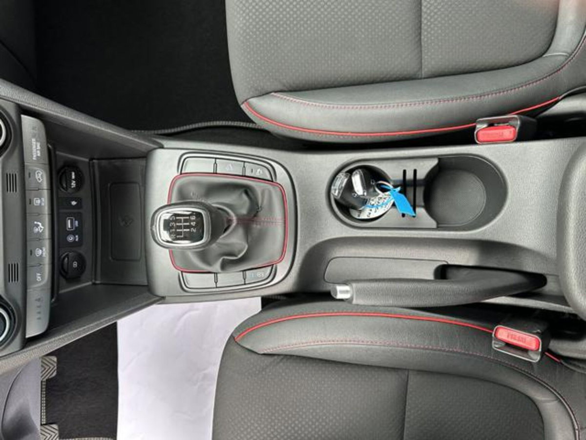 Hyundai Kona 1.6 CRDI 115 CV Xpossible (13)