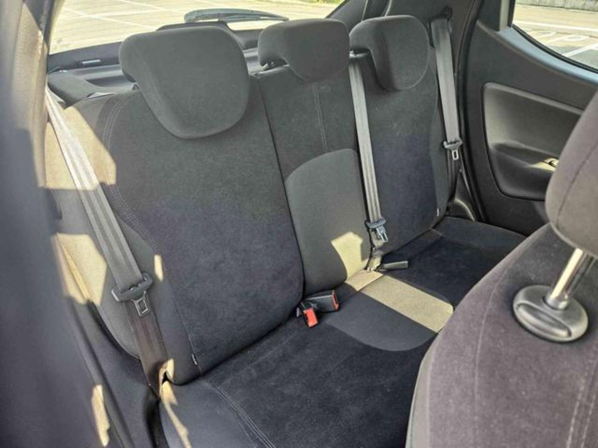 Lancia Ypsilon 1.2 69 CV 5 porte Gold (10)