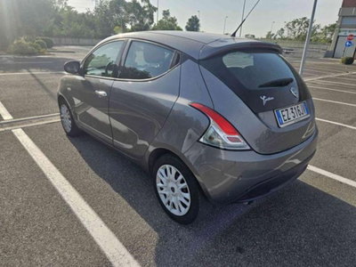 Lancia Ypsilon 1.2 69 CV 5 porte Gold (6)