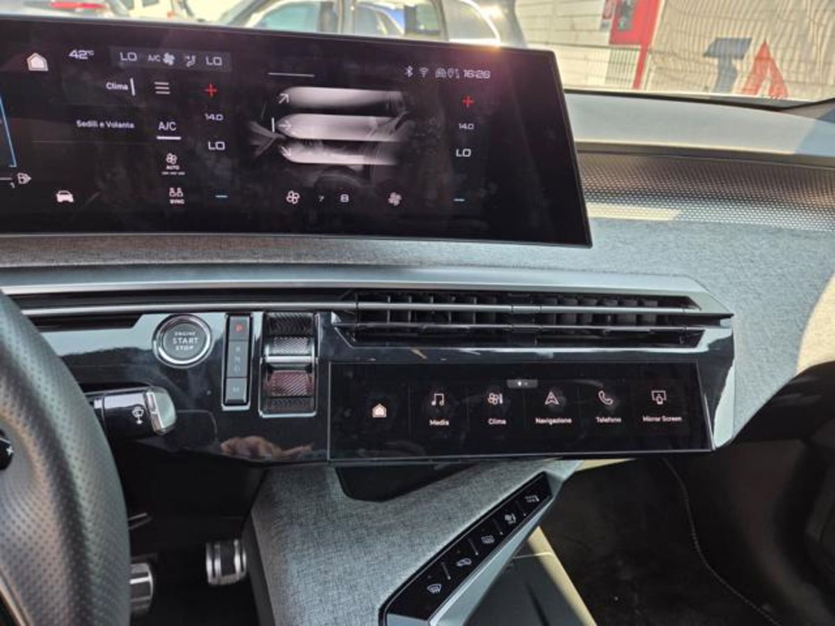 Peugeot 3008 1.2 hybrid GT 145cv e-dcs6 (10)