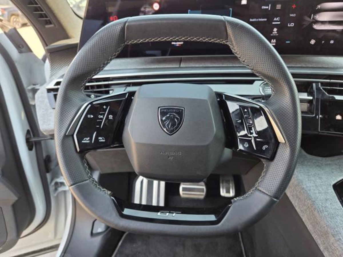 Peugeot 3008 1.2 hybrid GT 145cv e-dcs6 (13)