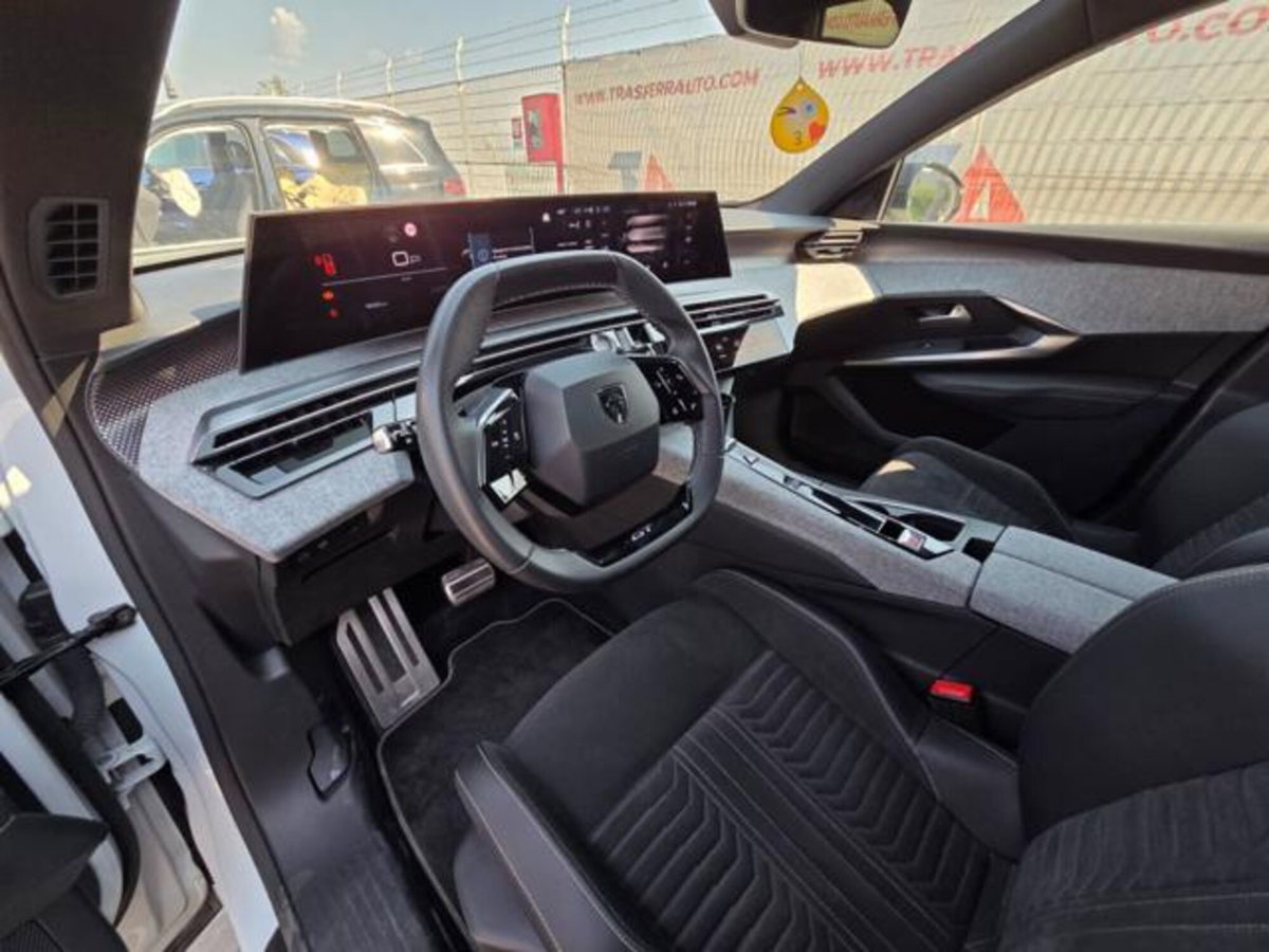 Peugeot 3008 1.2 hybrid GT 145cv e-dcs6 (15)