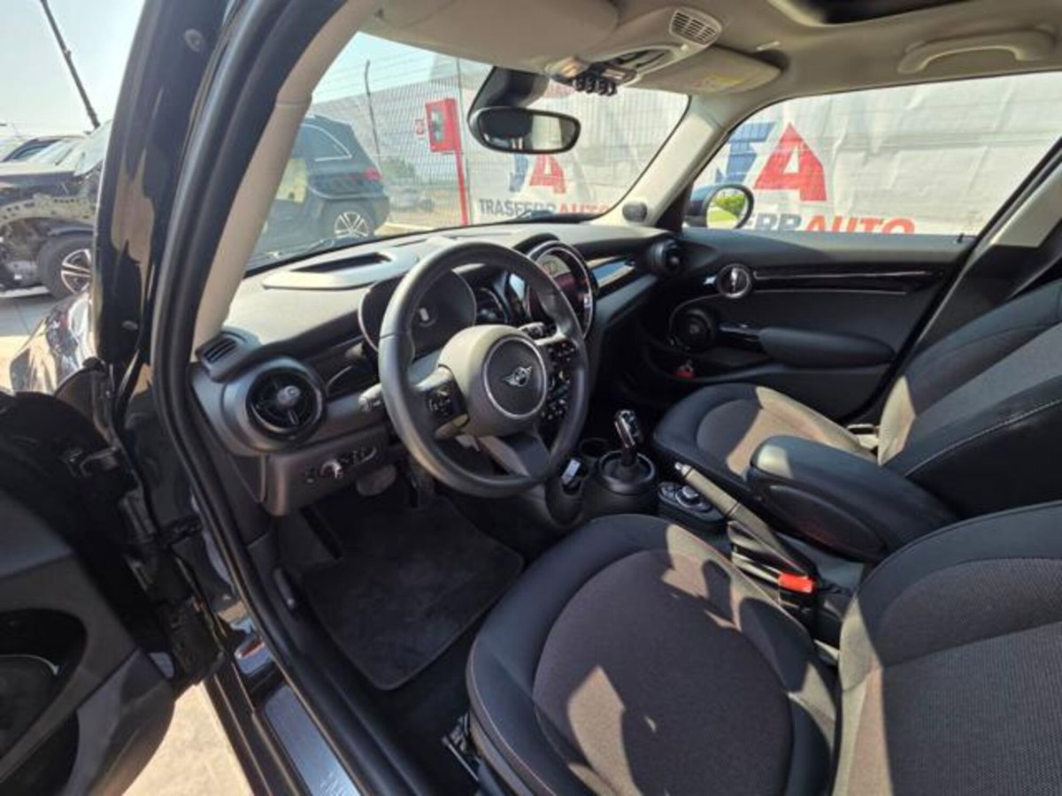 MINI Mini 1.5 Cooper Classic 5 porte (11)