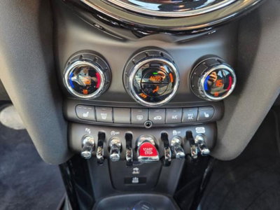 MINI Mini 1.5 Cooper Classic 5 porte (17)